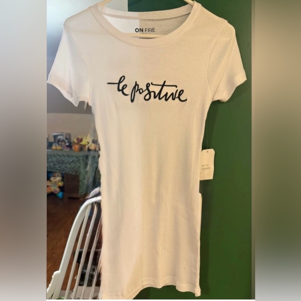 ❤️❤️White T-Shirt Dress w/Positive Print—NWT- size 12